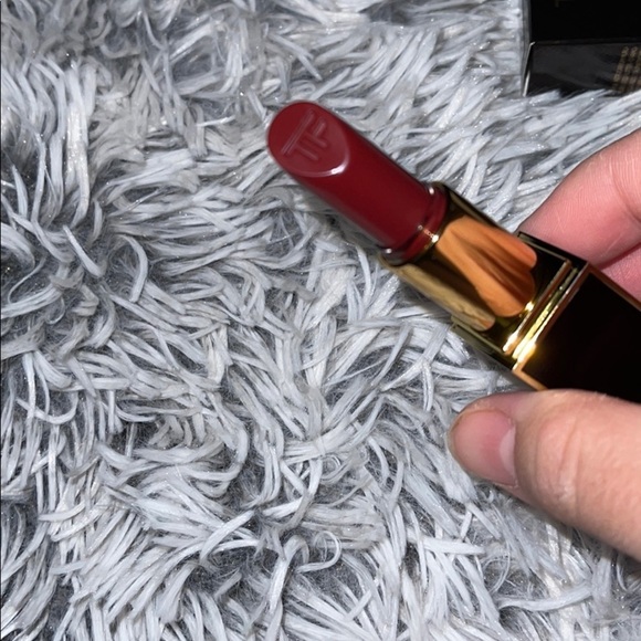 Tom Ford lip color lipstick- 08 velvet cherry - Picture 6 of 8